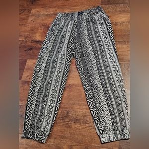 Flowy pattern pant